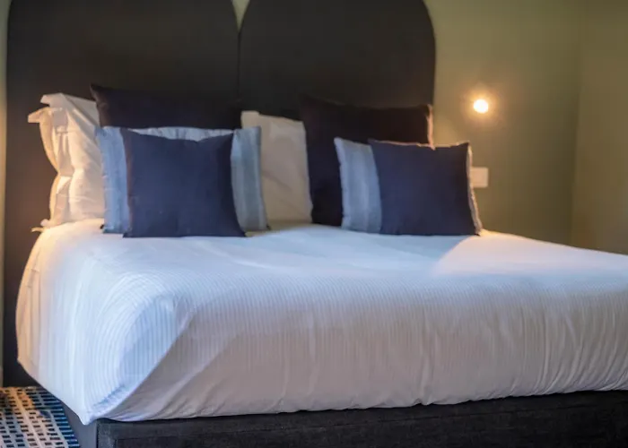 Ht Vatican Cozy & 4* Rome